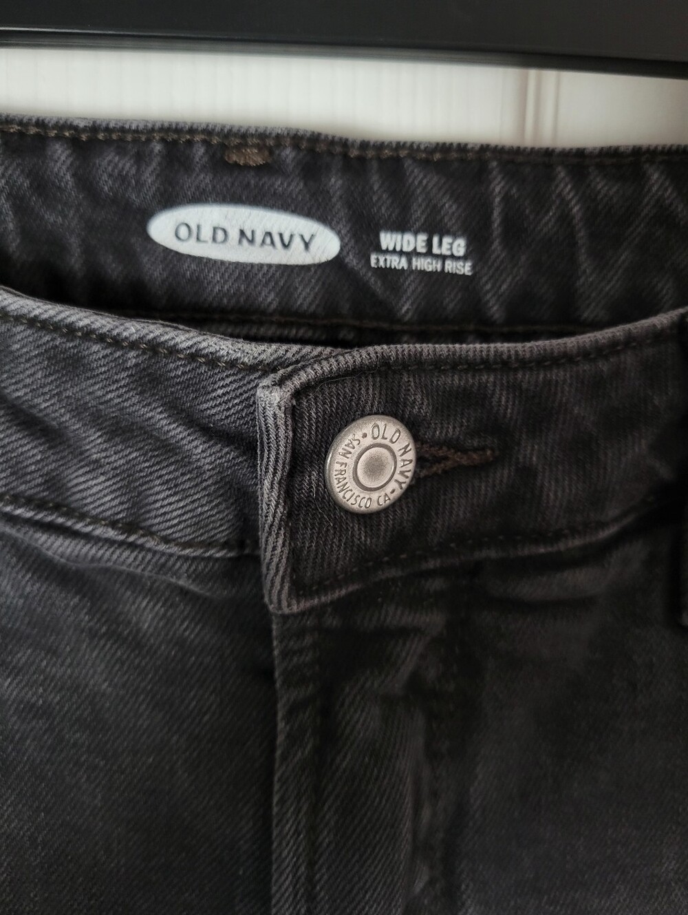 Old Navy Extra High Rise Wide Leg Jeans Frayed Raw Hem Wash Black - Picture 2 of 6